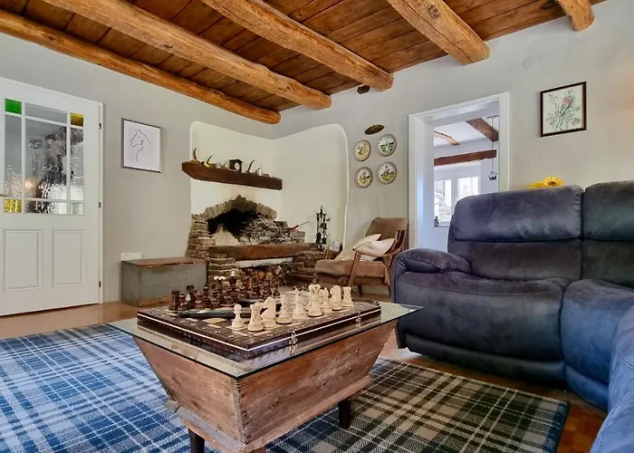 Hisa Brdo تولمين