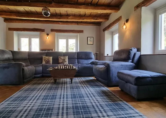 Hisa Brdo بيت ضيافة 3*