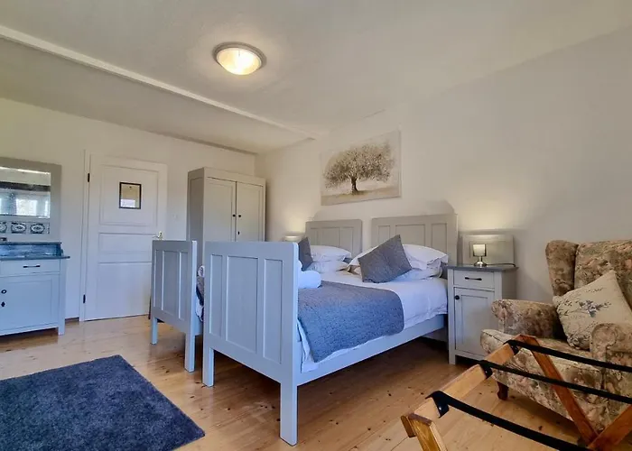 Hisa Brdo 3* تولمين