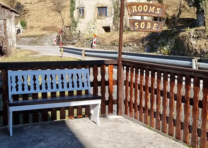 Hisa Brdo بيت ضيافة 3*